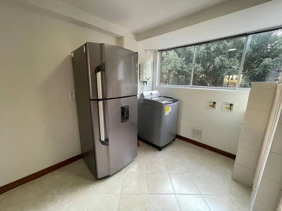 Apartamento En Laureles 메딜린 아파트